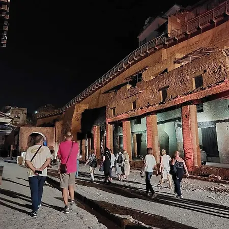 Megaride Domus דירה ארקולאנו